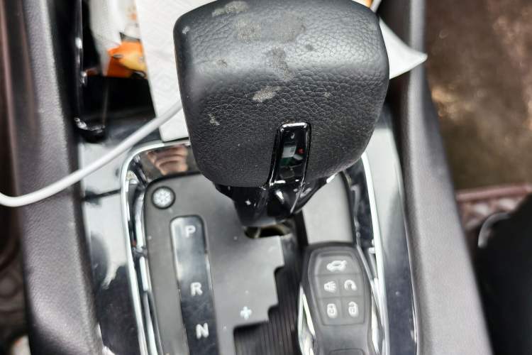 Used Soueast DX3 2016 1.5T CVT Flagship Model Gear Lever