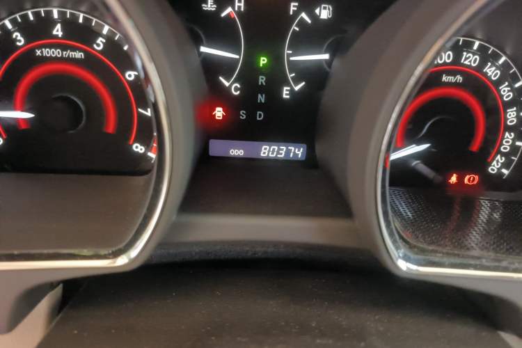 Used Toyota Highlander 2009 2.7L Two-Wheel Drive 5-Seater Sport Edition Odometer Close Up