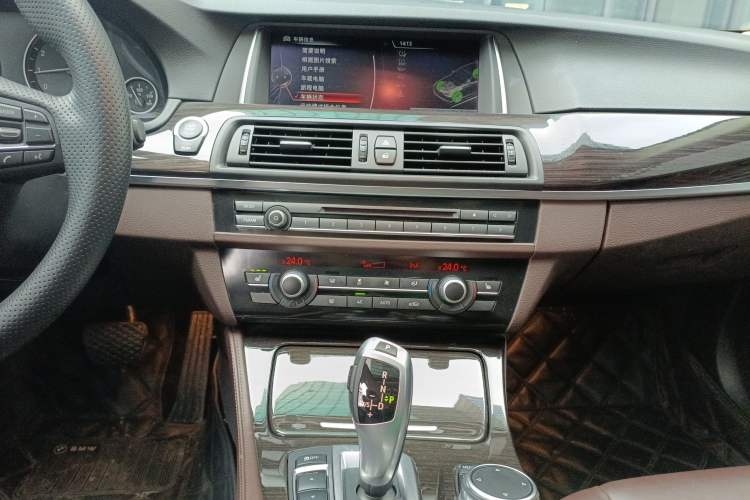 Used BMW 5 Series 2014 525Li Luxury Design Package
