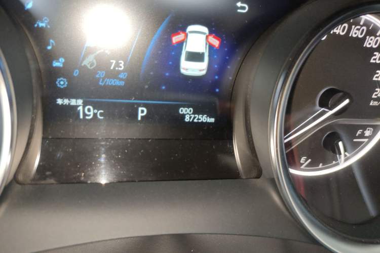 Used Toyota Camry 2021 2.0G Luxury Edition
