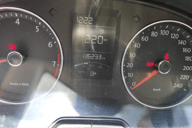 Used Volkswagen Lavida 2013 Restyled Classic 1.6L Manual Comfort Edition Odometer Close Up