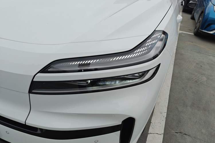 Used ONVO Luxeed L90 2025 Model—Ultra Six-Seater Version Left Front Headlight