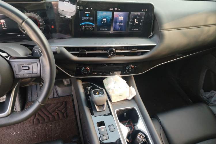 Used Nissan Pathfinder 2024 380 VC-TURBO Two-Wheel Drive Smart Edition 6 Seats
