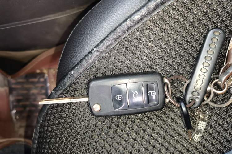 Used Volkswagen Santana 2015 1.6L Manual Comfort Edition Vehicle Key