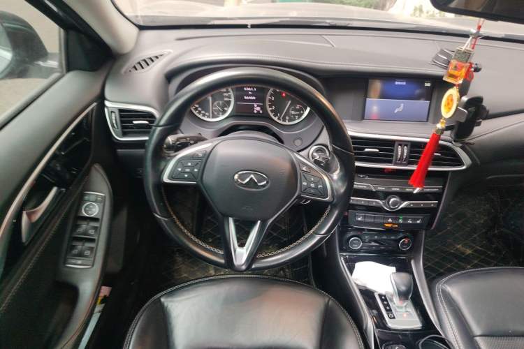 Used Infiniti QX30 2017 1.6T Two-Wheel-Drive Sport Edition
