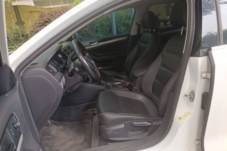 Used Volkswagen Sagitar 2017 230TSI Automatic Comfort Version Left Front Seat