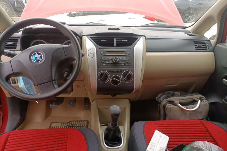 Used Venucia R50 2013 1.6L Manual Fashion Edition