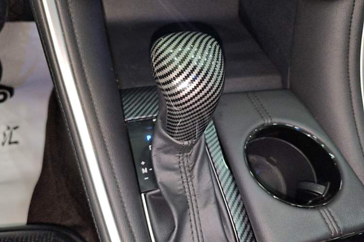 Used Toyota Avalon 2022 2.0L XLE Premium Edition Gear Lever