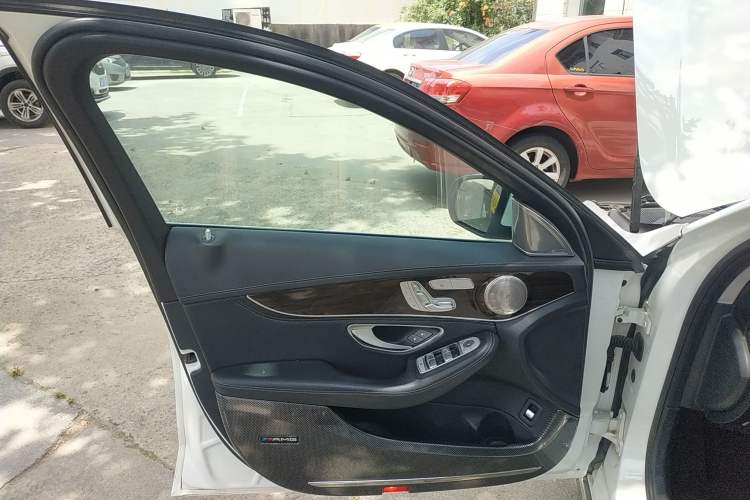 Used Mercedes-Benz C-Class 2015 C 200 L 4MATIC
