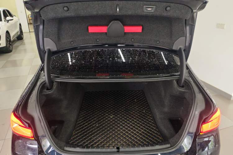 Used BMW 5 Series 2022 Second Facelift 525Li M Sport Package
