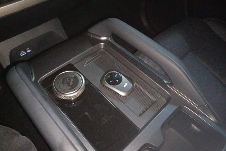 Used Chery Fulwin X3L 2025 Model 205 All-Wheel Drive High-Energy Edition Vehicle Key