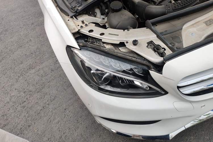 Used Mercedes-Benz C-Class 2017 C 200 L Sport Edition Right Front Headlight