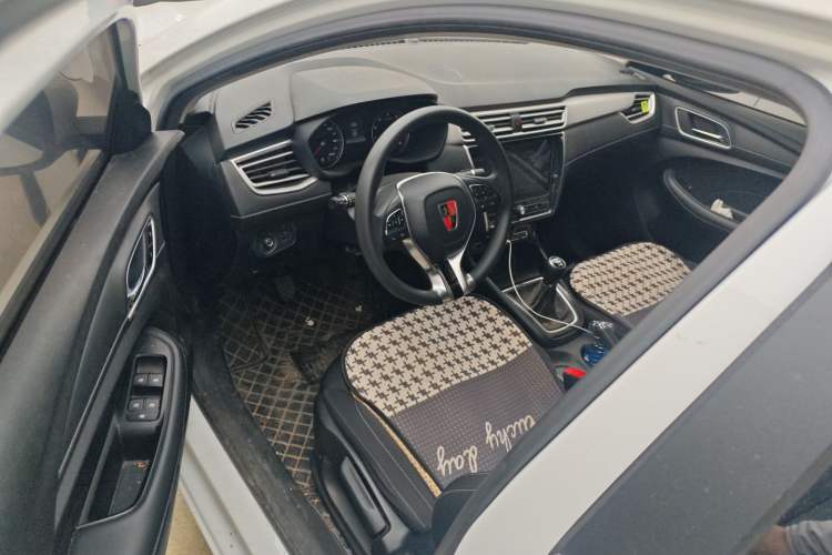 Used Roewe i5 2020 1.5L Manual 4G Connect Luxury Edition
