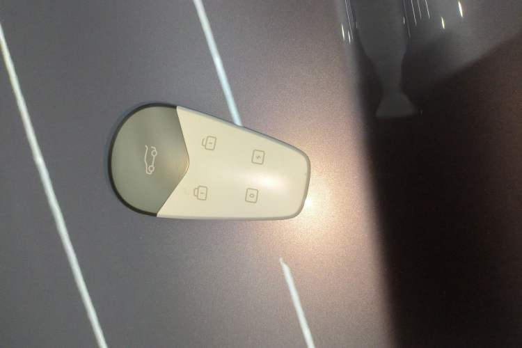 Used VOYAH FREE 2025 Model FREE+ Rear-Drive Qiankun Edition
