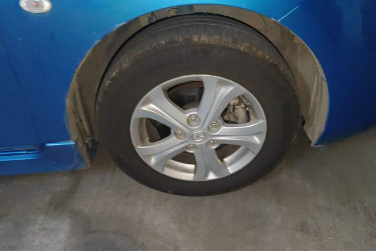 Used Mazda 3 2013 Hatchback 1.6L Automatic Elite Model Right Front Wheel Hub