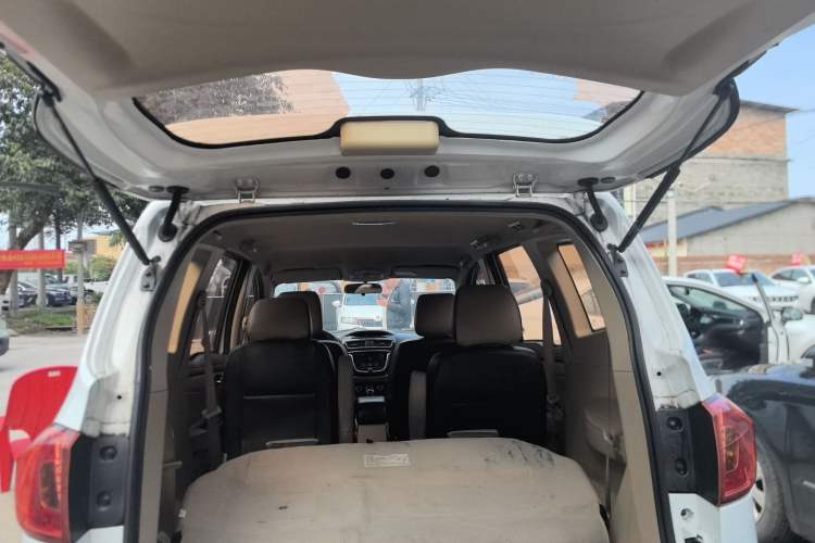 Used FAW Yingzhi 737 2016 1.5L CVT Luxury Navigation Edition Trunk