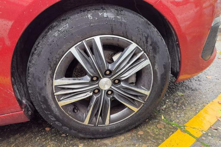 Used Peugeot 308 2016 230THP Automatic Luxury Edition Right Rear Wheel Hub