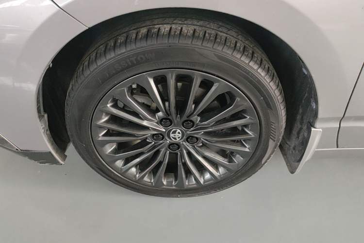 Used Toyota Avalon 2019 2.0L XLE Premium Edition China VI