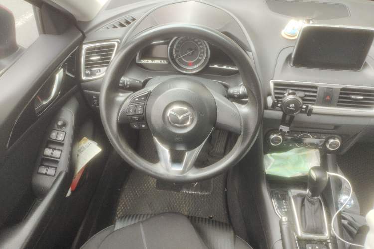 Used Mazda 3 Axela 2016 Sedan 1.5L Automatic Luxury Model