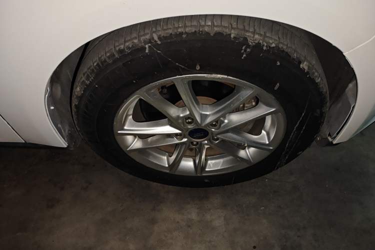 Used Ford Focus 2018 Sedan Classic 1.6L Automatic Trendy SmartDrive Edition Right Front Wheel Hub