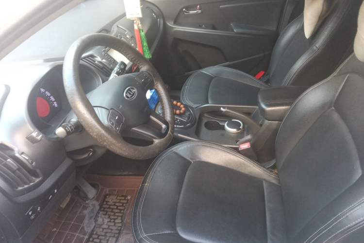 Used Kia Sportage R 2011 2.0L Automatic Two-Wheel Drive GL Left Front Seat