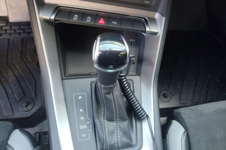 Used Audi Q3 2019 35 TFSI Fashion Dynamic Model
