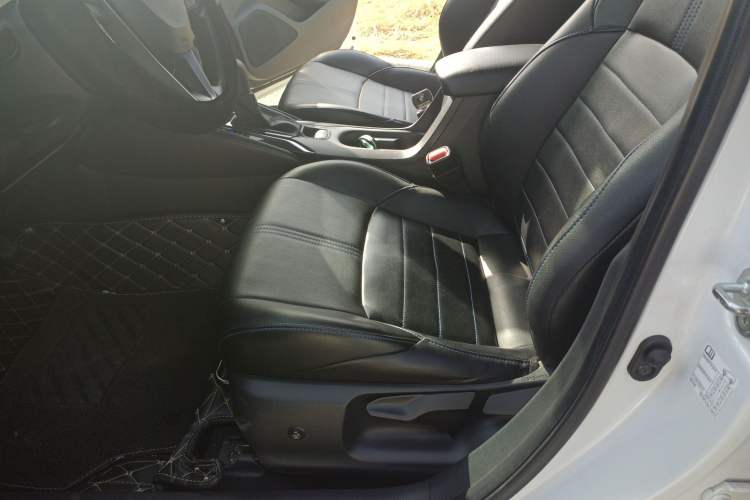 Used Toyota Levin 2021 185T CVT Luxury Edition Left Front Seat