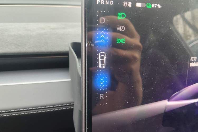 Used Tesla Model Y 2025 Long-Range All-Wheel Drive First Edition Gear Lever