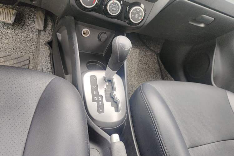 Used Kia K2 2015 Sedan 1.4L Automatic GLS