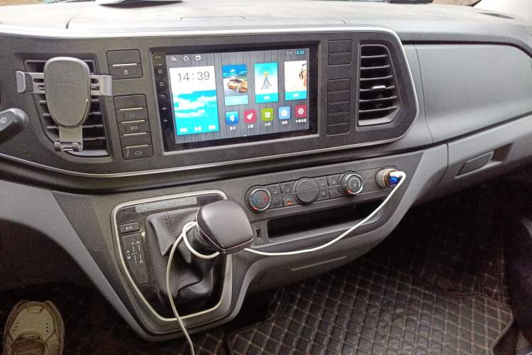 Used SAIC MAXUS Xintu V80 2021 2.0T PLUS AMT All-Rounder Mid-Height Roof 6/7/8/9-Seater
