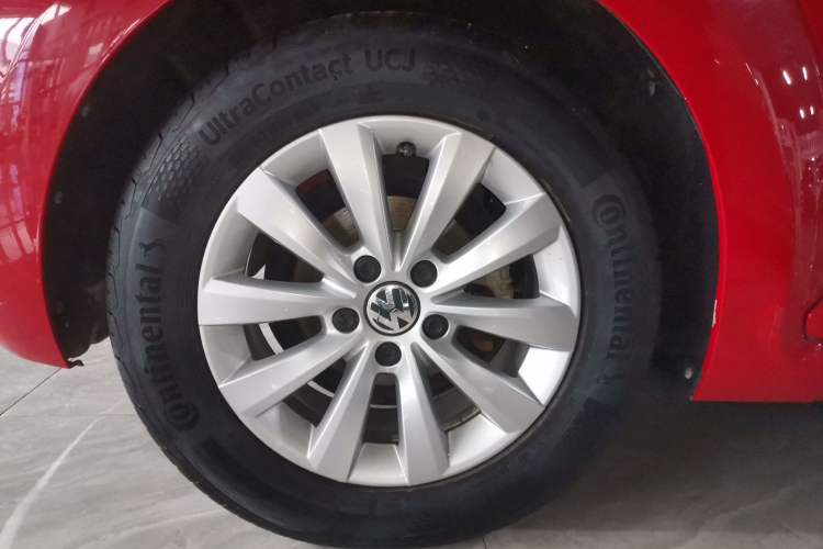 Used Volkswagen Beetle 2015 180TSI model
