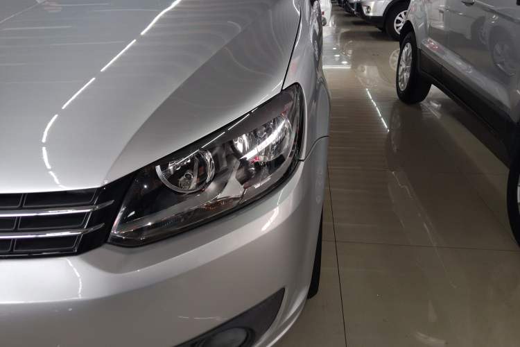 Used Volkswagen Touran 2015 1.4T DSG Comfort Edition 5 Seats Left Front Headlight