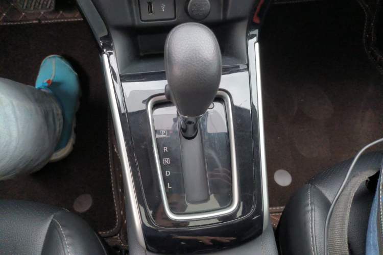 Used Nissan Sylphy 2022 Revised Version Classic 1.6XL CVT Luxury Edition Gear Lever