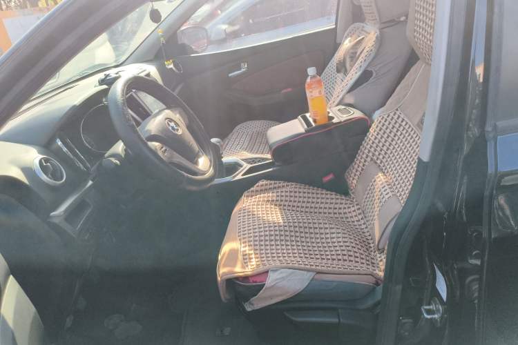 Used Venucia T70 2015 2.0L Manual RuiQu Version
