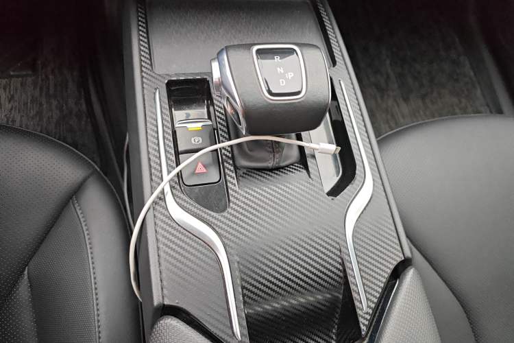 Used Hongqi E-QM5 2022 431 km Charge & Enjoy Edition