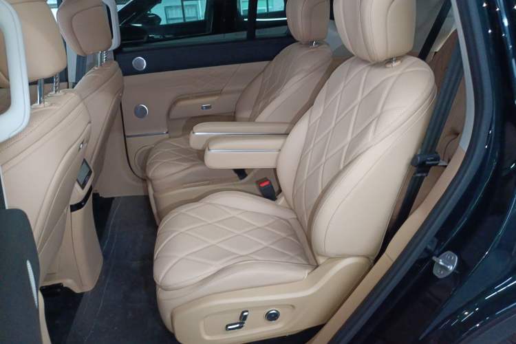 Used Chery T11 2026 Model 220 All-Wheel Drive Family Fun Edition Left Rear Seat