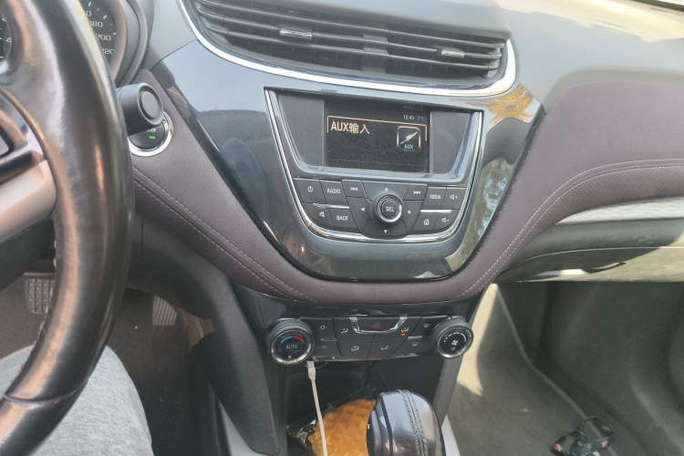 Used Chevrolet Malibu 2018 530T Automatic Fashion Edition Audio And AC Panel