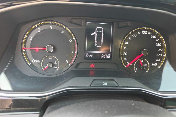 Used Volkswagen Sagitar 2019 280TSI DSG Luxury Version China VI Standard Odometer Close Up