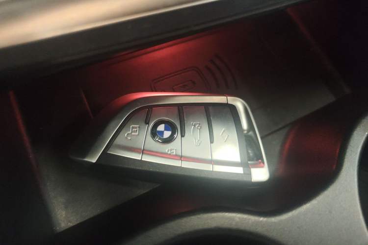 Used BMW 5 Series 2022 Restyled 530Li Leading Edition M Sport Package Vehicle Key