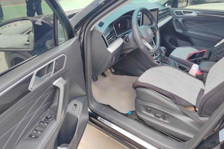 Used Volkswagen Tiguan L 2022 330TSI Automatic Two-Wheel Drive Smart Edition Driver Seat