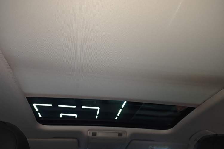 Used Volkswagen Magotan 2025 Revised Version 2 Zhongxiang Edition 330TSI DSG Luxury Trim