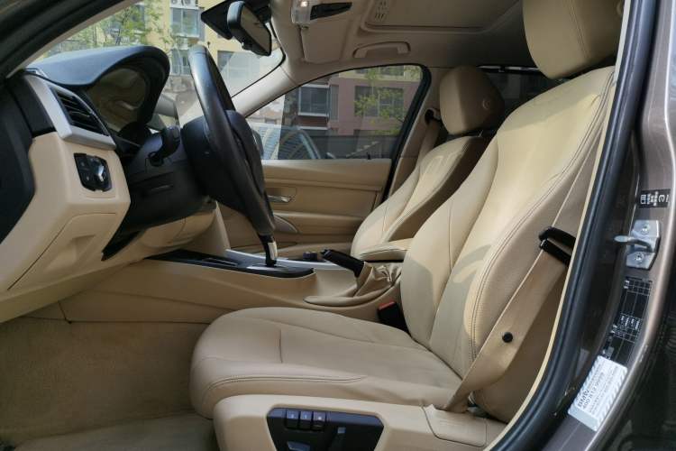 Used BMW 3 Series 2014 320Li Fashion Model
