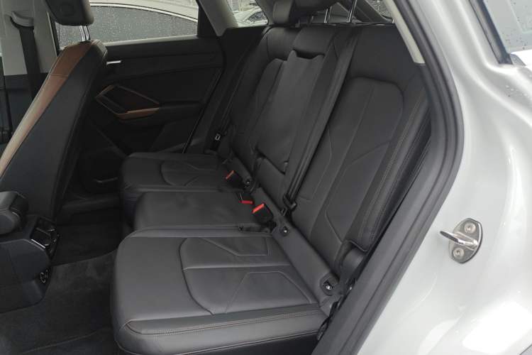 Used Audi Q3 2020 35 TFSI Fashionable and Elegant Model Left Rear Seat