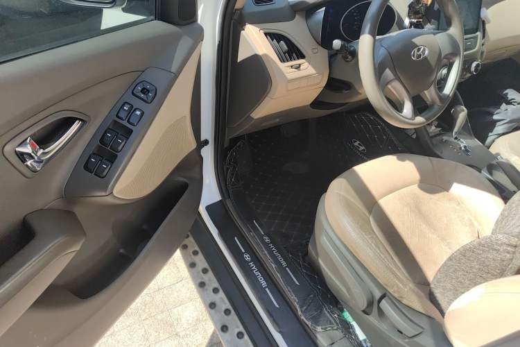 Used Hyundai ix35 2013 2.0L Automatic Two-Wheel Drive Comfort GL China V Standard