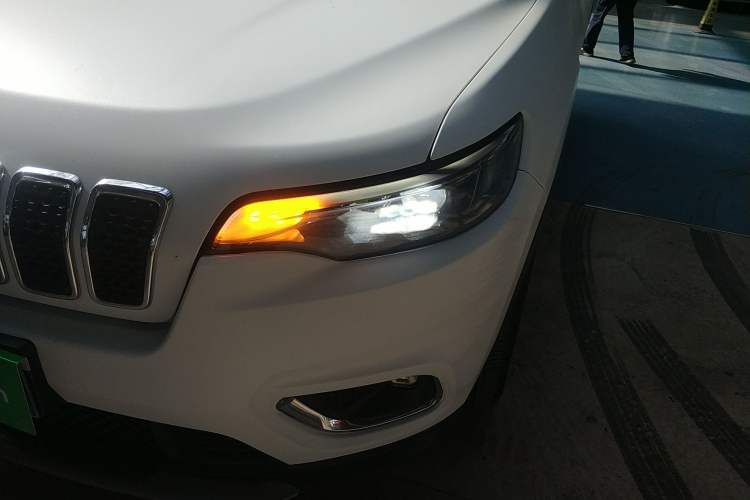 Used Jeep Cherokee 2019 2.0T 2WD Enjoyment Edition China V
