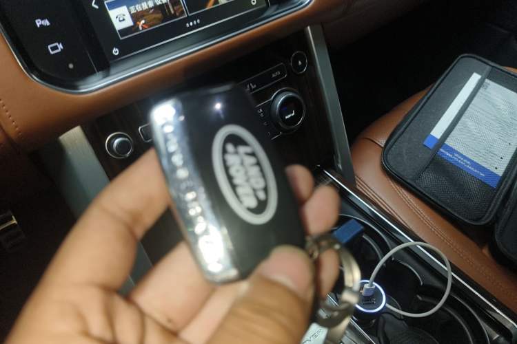 Used Land Rover Range 2016 5.0 SC V8 AB Prestige Extended Version
