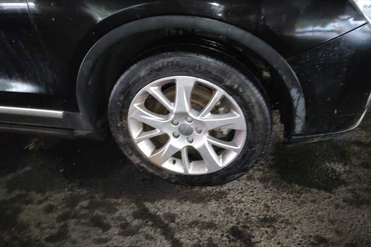 Used Haval H7 2016 Blue-Label H7 2.0T Automatic Elite Model Right Front Wheel Hub