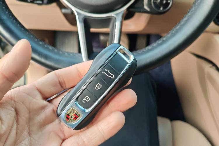 Used Porsche Cayenne E-Hybrid 2021 Cayenne E-Hybrid 2.0T Vehicle Key