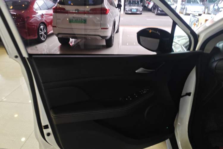 Used BYD Yuan New Energy 2019 EV360 Smart Connect Enjoyment Model Interior 7