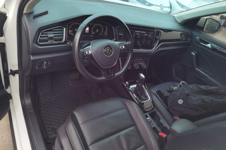 Used Volkswagen T-ROC 2022 280TSI DSG Two-Wheel Drive Elite PLUS Center Console